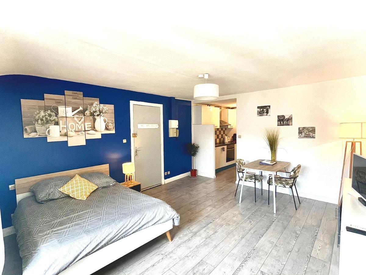 Appartement Entier Moissac Centre 30 M2 Calme Avec Cour Interieure Pour Velos A 50M Du Marche De 모이작 외부 사진