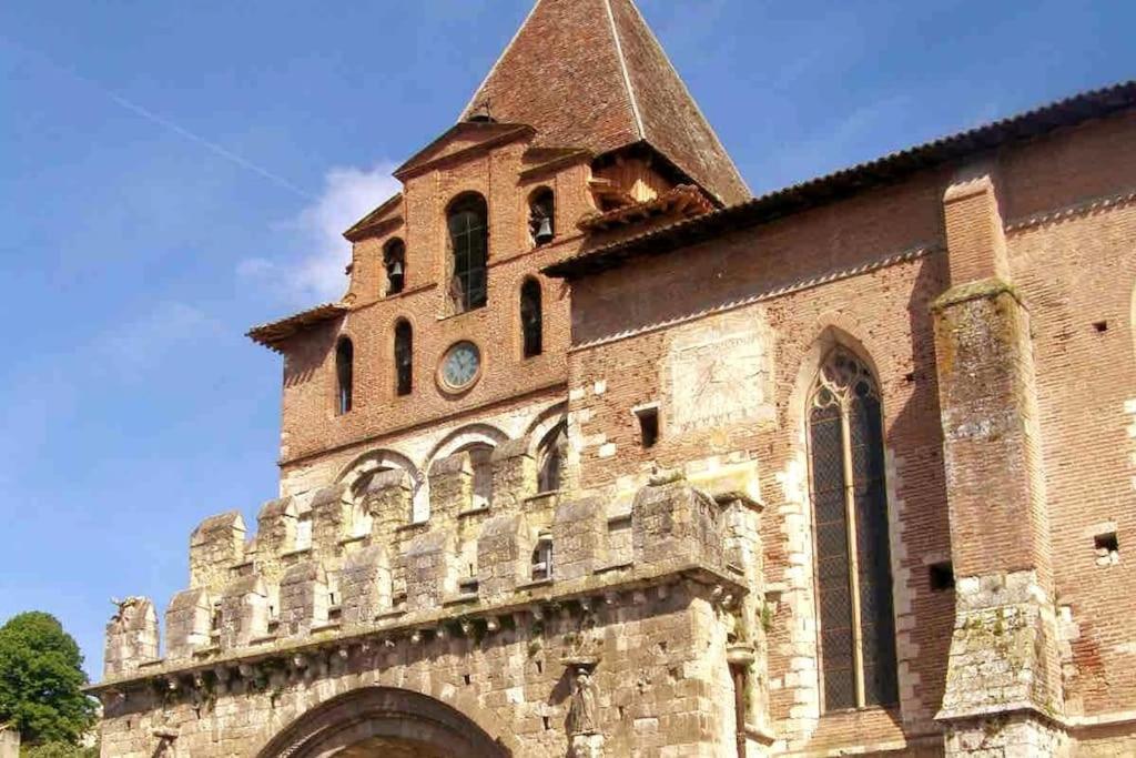 Appartement Entier Moissac Centre 30 M2 Calme Avec Cour Interieure Pour Velos A 50M Du Marche De 모이작 외부 사진