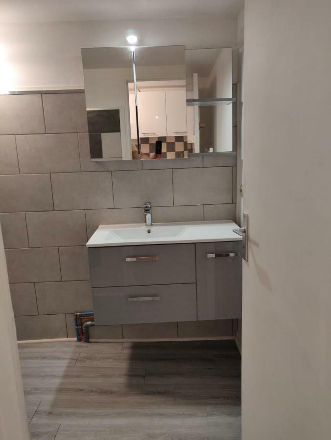 Appartement Entier Moissac Centre 30 M2 Calme Avec Cour Interieure Pour Velos A 50M Du Marche De 모이작 외부 사진